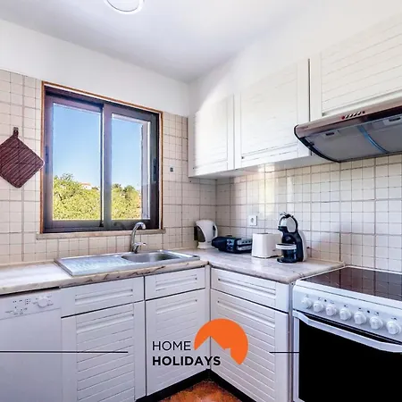 #168 Fully Equiped, Ac, Pool And Mini Golf * Albufeira